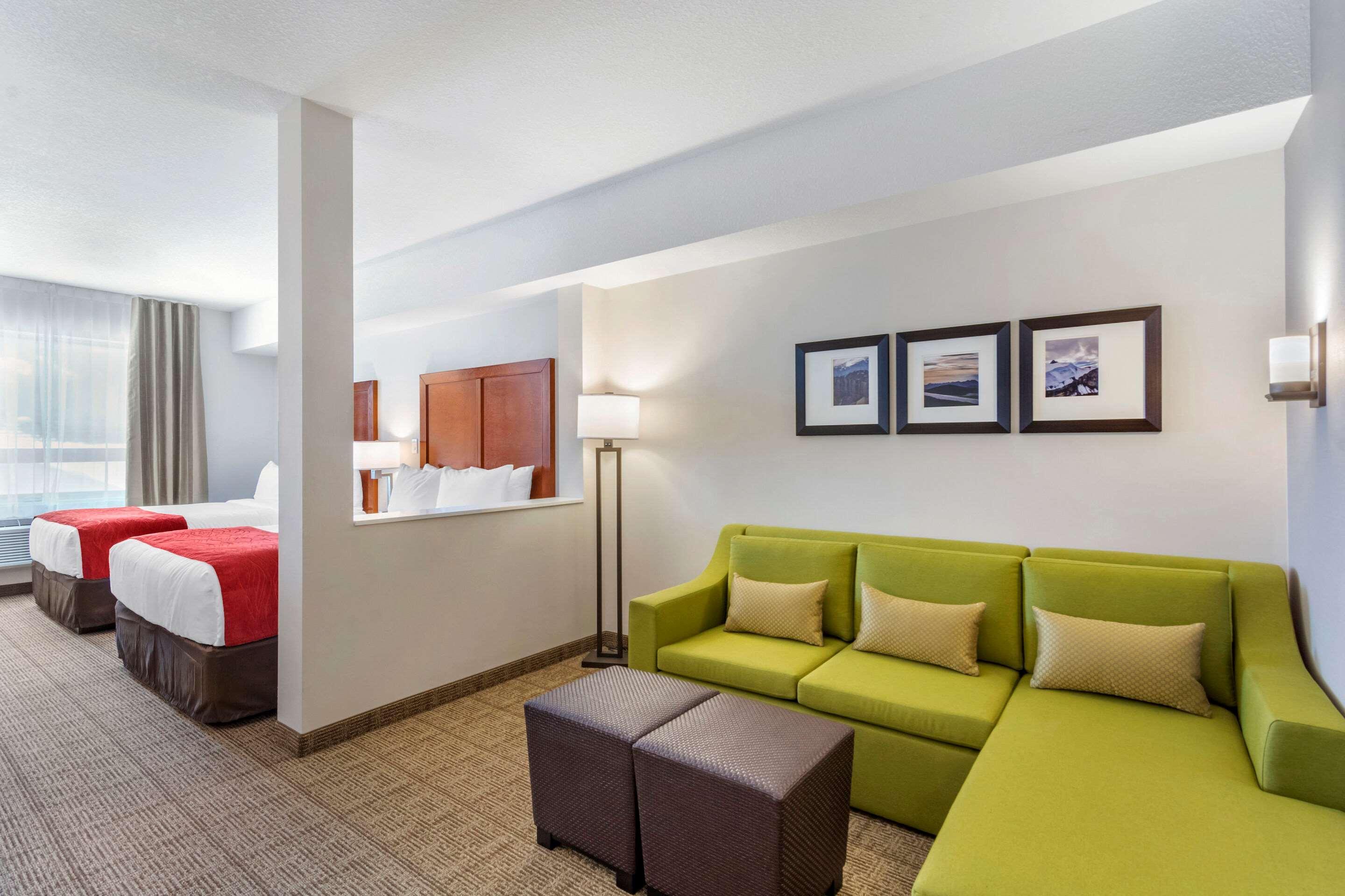 Comfort Inn & Suites Вейлмаунт Экстерьер фото