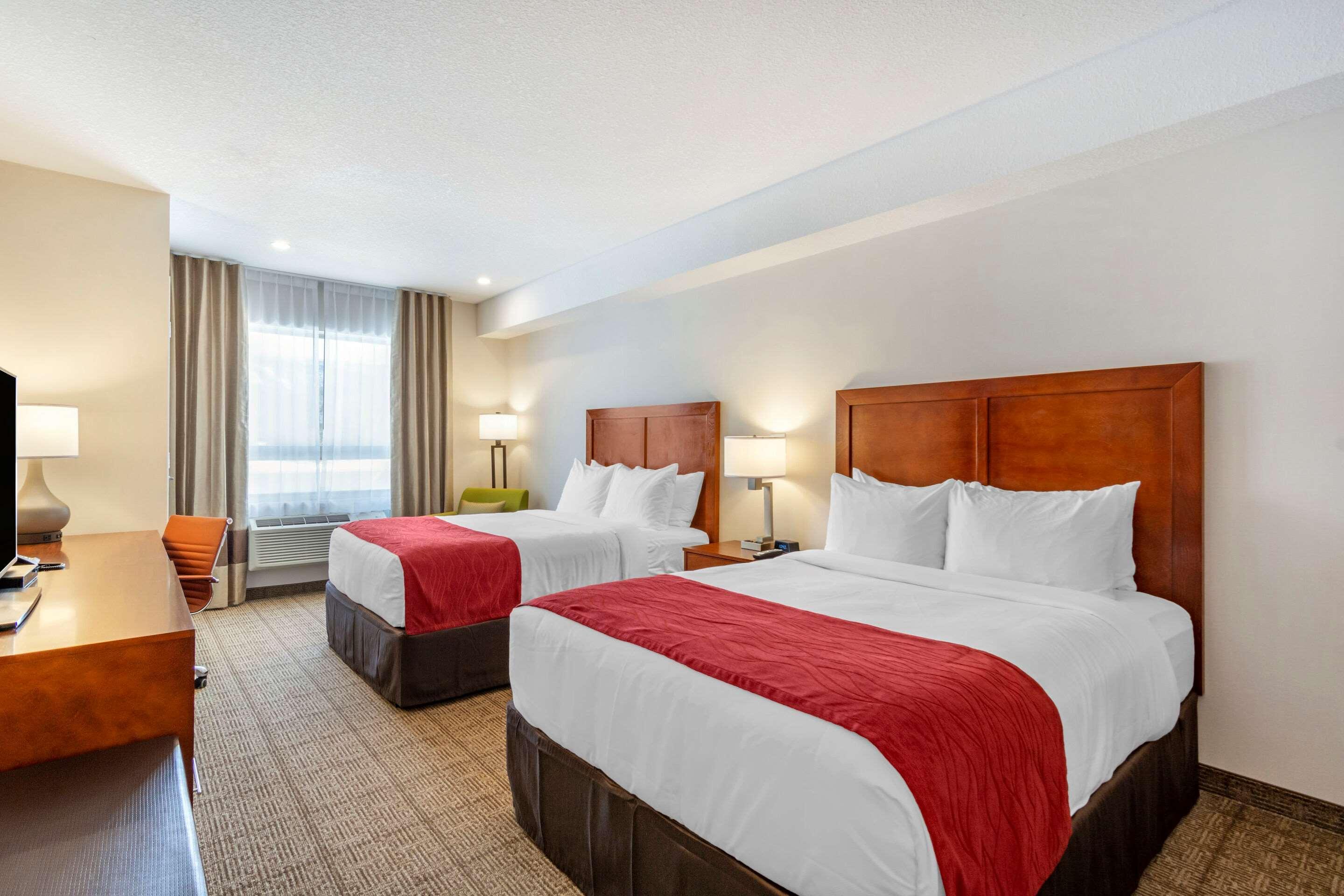 Comfort Inn & Suites Вейлмаунт Экстерьер фото