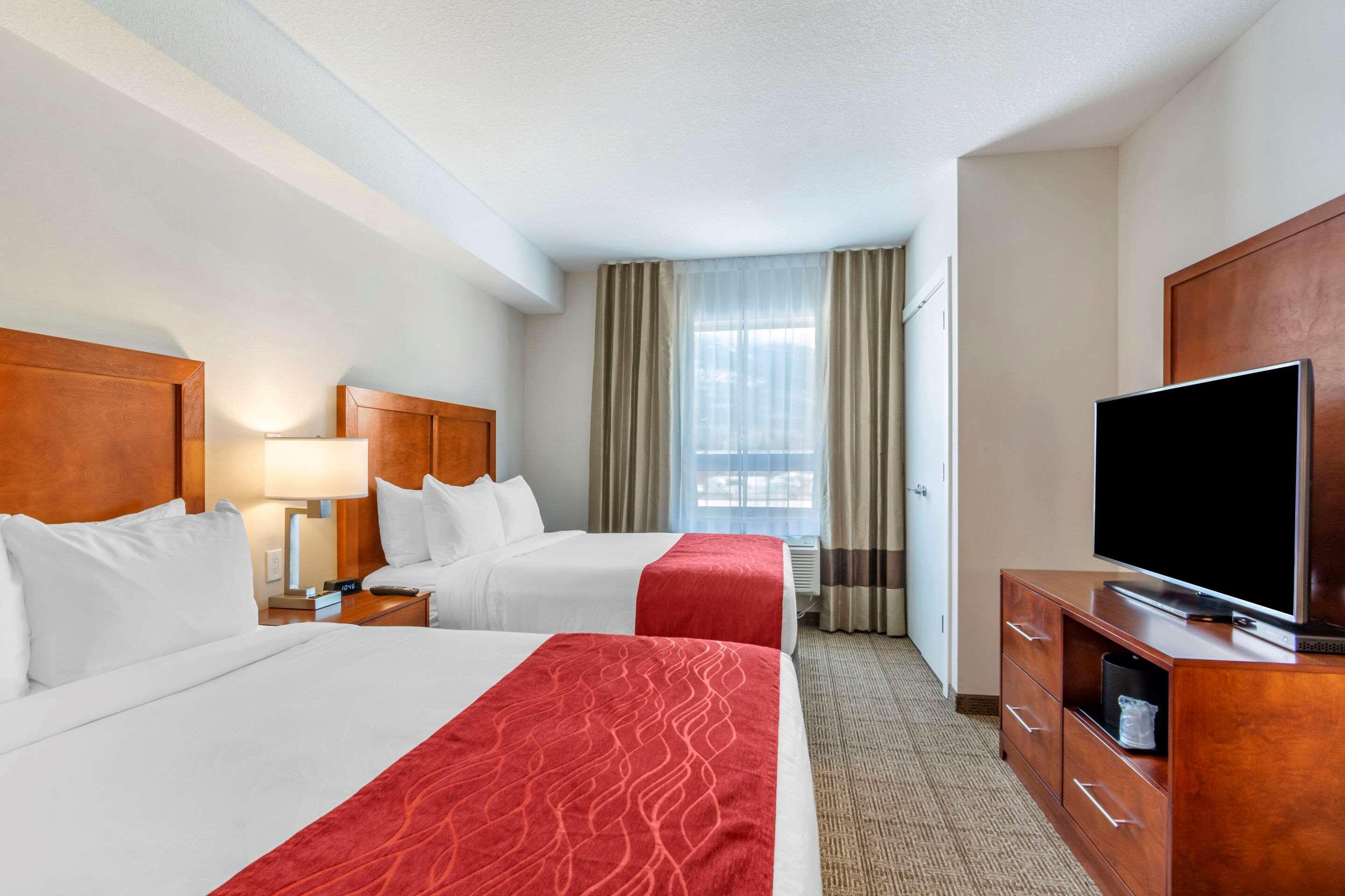 Comfort Inn & Suites Вейлмаунт Экстерьер фото