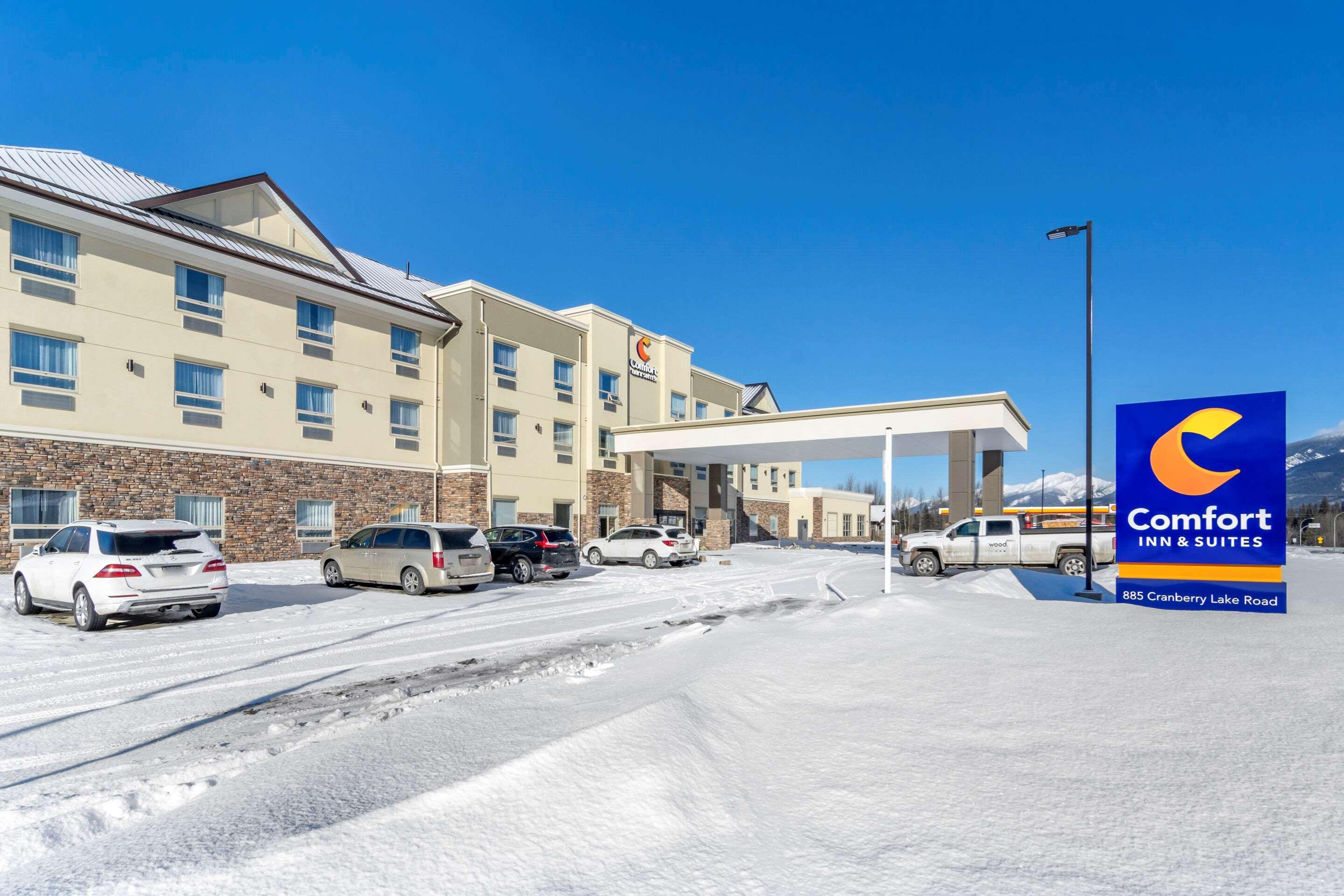 Comfort Inn & Suites Вейлмаунт Экстерьер фото