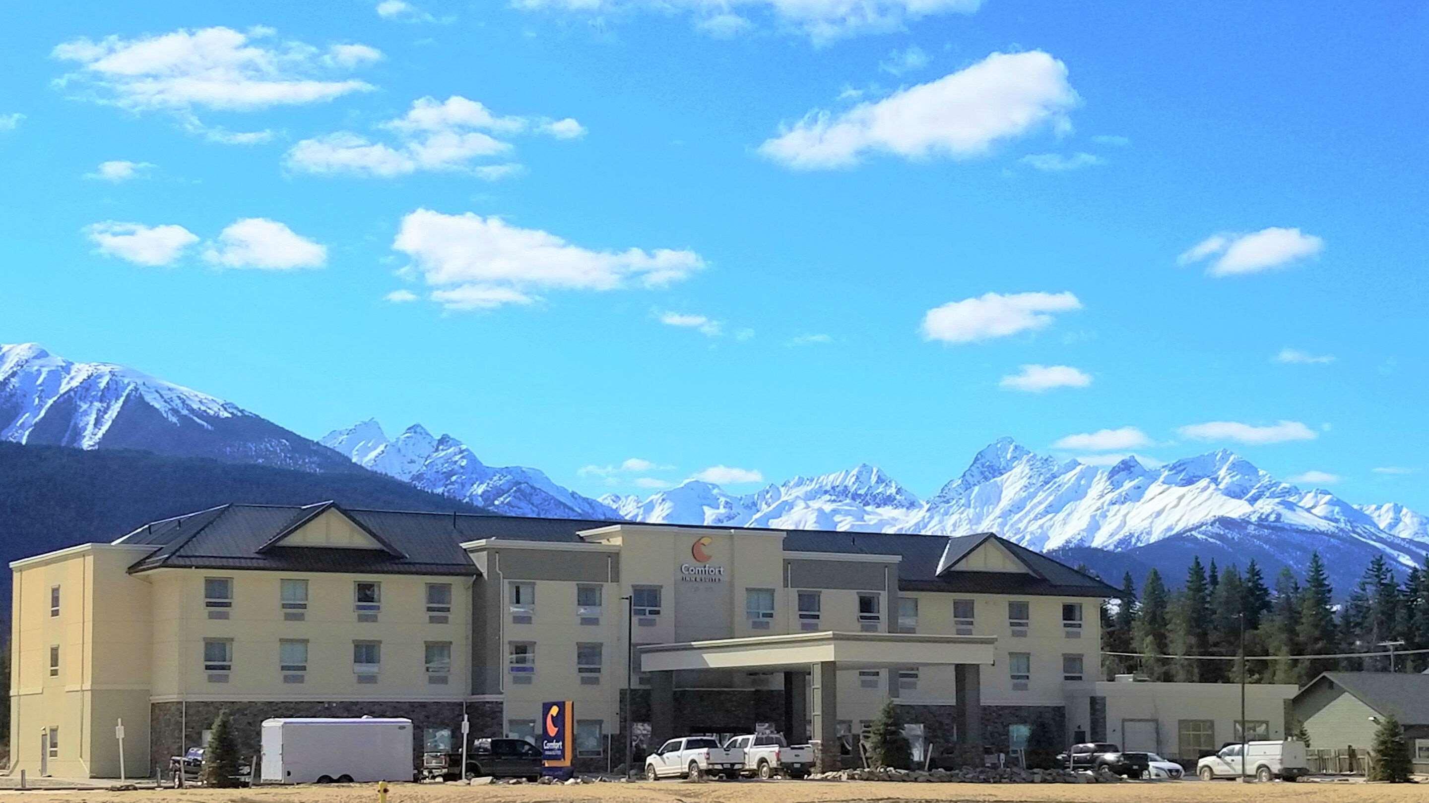 Comfort Inn & Suites Вейлмаунт Экстерьер фото