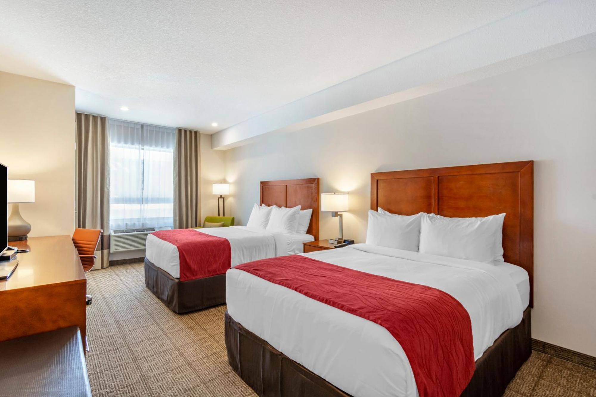Comfort Inn & Suites Вейлмаунт Экстерьер фото